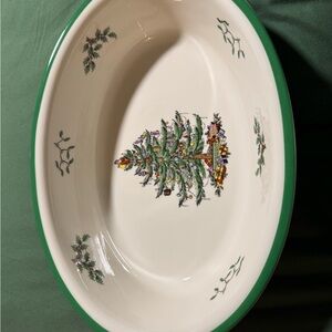 Spode Green and White Christmas Tree Oval Vegetable Baker